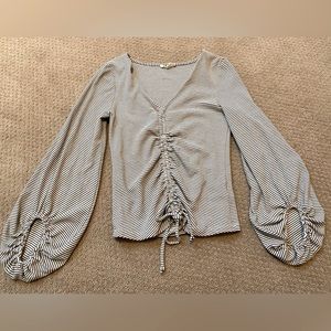 Women’s Cropped Striped Tie Long Sleeve Shirt - Small